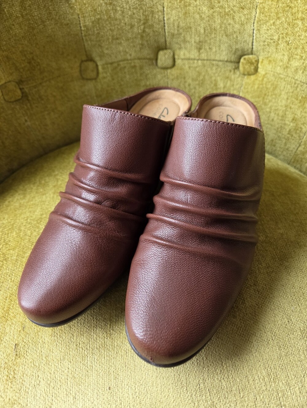 Clarks Emily Charm Slip-on Leather Clogs